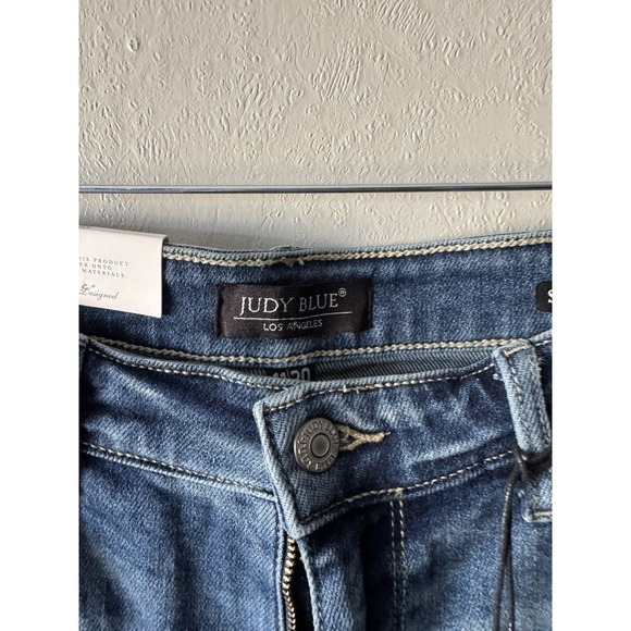 NWT Judy Blue 11/30 Mid wash Distressed Jeans - Picture 2 of 8